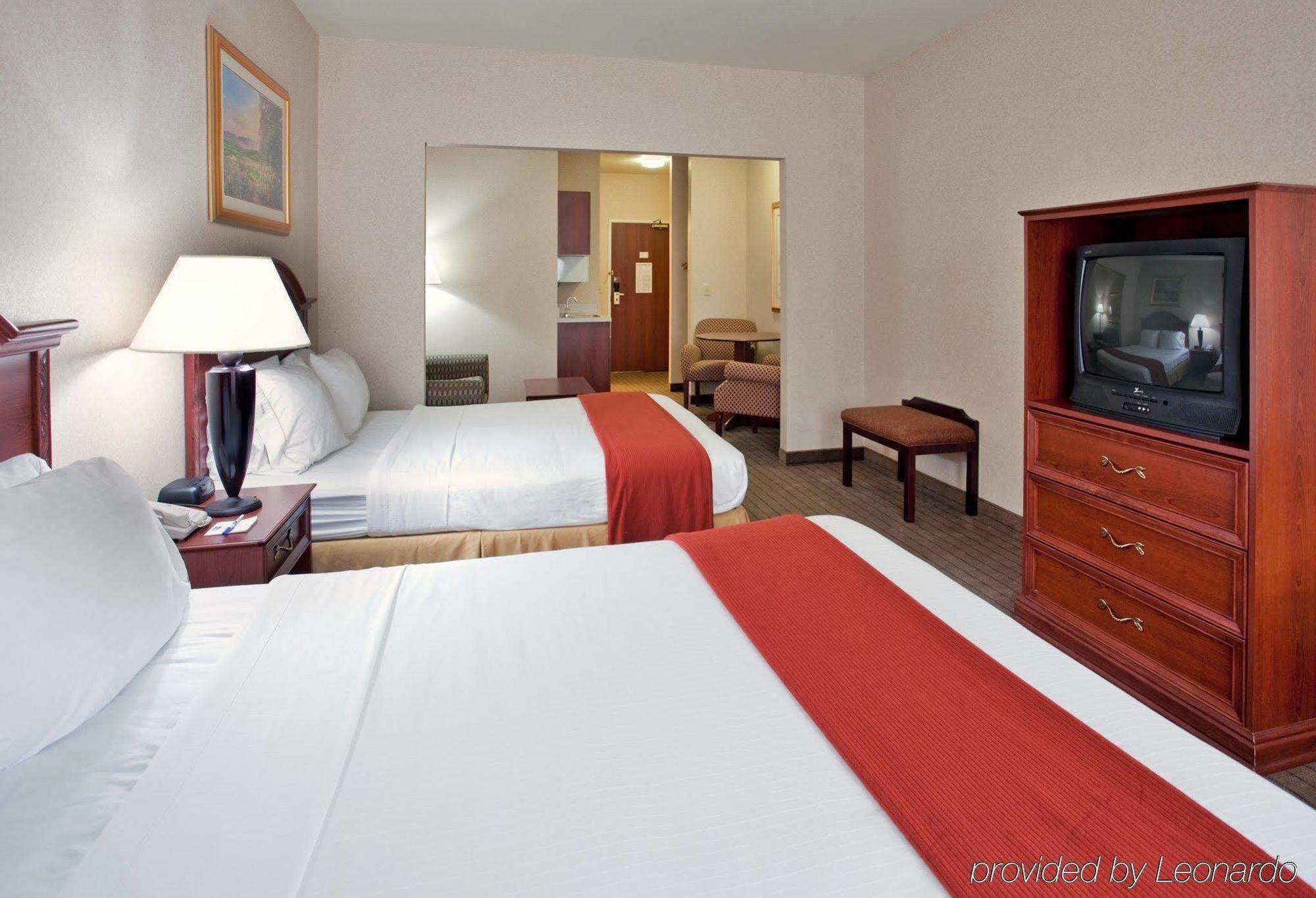 Holiday Inn Express Independence - Kansas City By Ihg Room photo