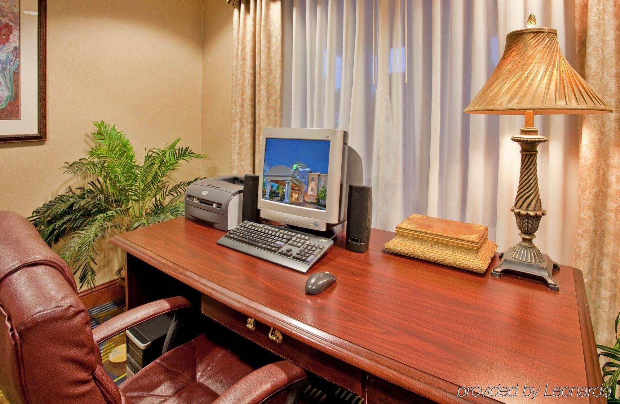 Holiday Inn Express Independence - Kansas City By Ihg Exterior photo