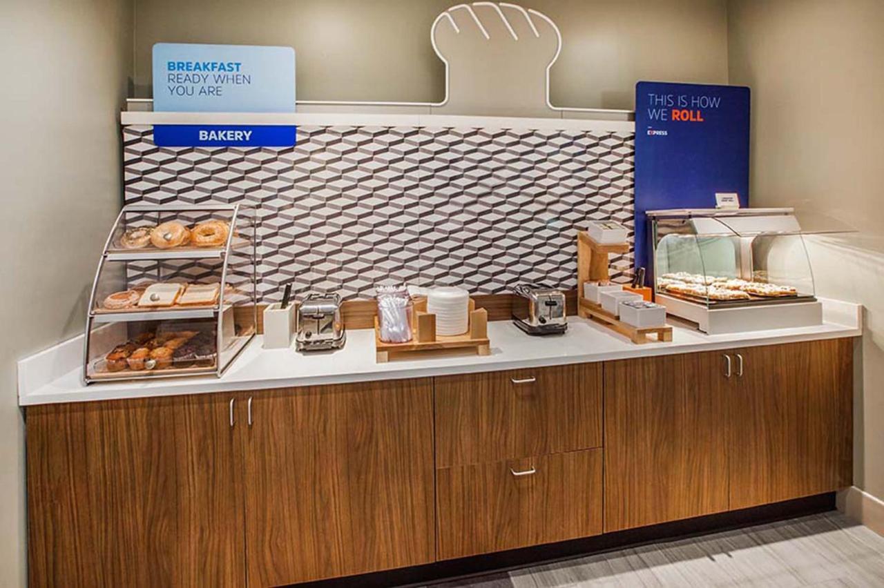 Holiday Inn Express Independence - Kansas City By Ihg Exterior photo